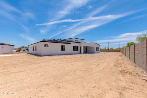 3335 W Desert Dawn Dr, Phoenix, AZ 85083