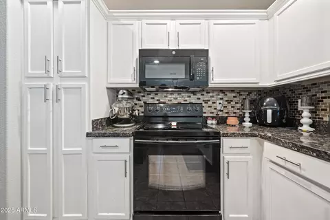 Kitchen - 8657 E Capri Ave, Mesa, AZ 85208 photo 5 of 5