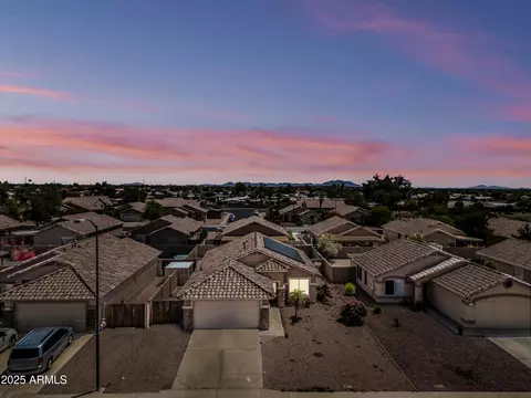 View/Area - 8657 E Capri Ave, Mesa, AZ 85208 photo 3 of 10