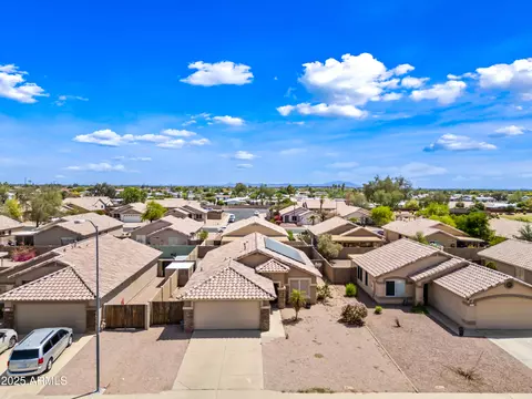 View/Area - 8657 E Capri Ave, Mesa, AZ 85208 photo 1 of 10
