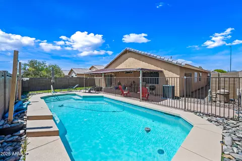 Exterior - 8657 E Capri Ave, Mesa, AZ 85208 photo 7 of 9
