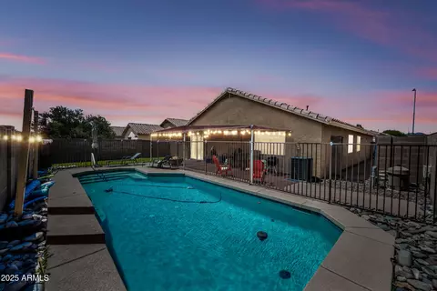 Exterior - 8657 E Capri Ave, Mesa, AZ 85208 photo 4 of 9