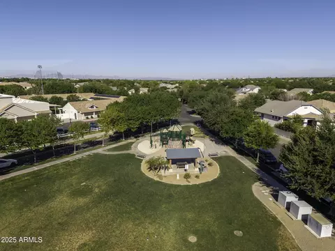 View/Area - 3065 E Tamarisk St, Gilbert, AZ 85296 photo 17 of 32