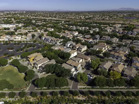 View/Area - 3065 E Tamarisk St, Gilbert, AZ 85296 photo 12 of 32