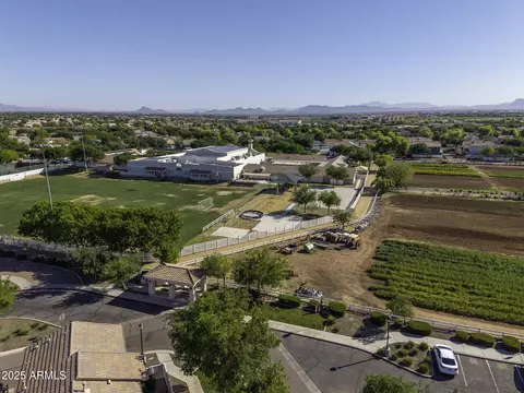 View/Area - 3065 E Tamarisk St, Gilbert, AZ 85296 photo 14 of 32
