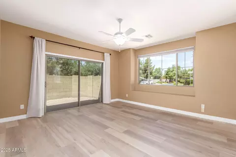 4349 E Selena Dr, Phoenix, AZ 85050 photo 8