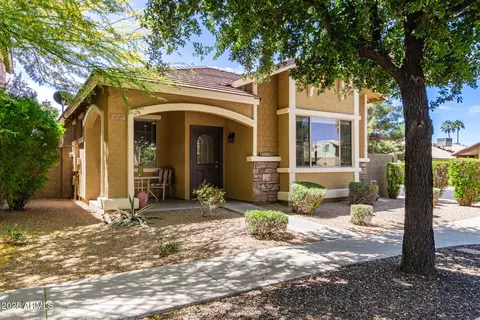 4349 E Selena Dr, Phoenix, AZ 85050 photo 4