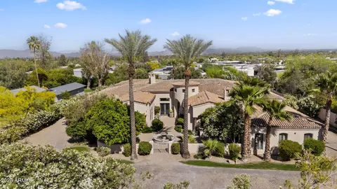 5615 N Invergordon Rd, Paradise Valley, AZ 85253