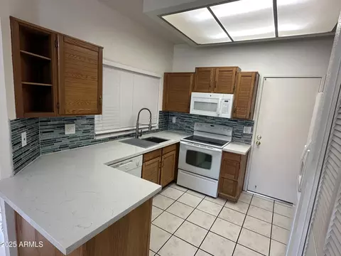1633 E Lakeside Dr #39, Gilbert, AZ 85234 photo 2