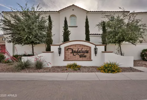 1537 E Shannon St, Gilbert, AZ 85295