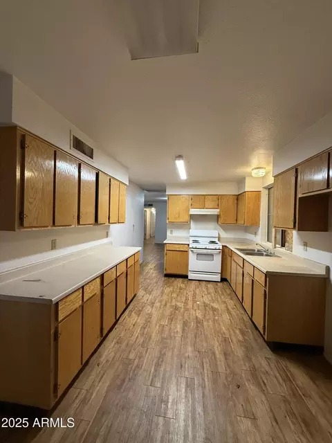 Kitchen - 3434 W Augusta Ave, Phoenix, AZ 85051 photo 2 of 2