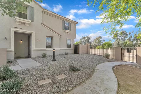 3076 E Dunbar Dr, Phoenix, AZ 85042