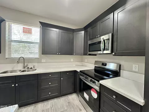 11216 W Apache St, Avondale, AZ 85323