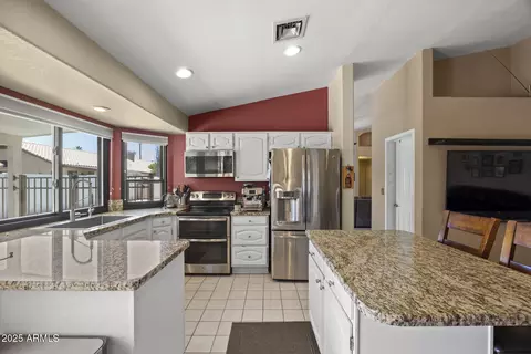 843 E Vera Ln, Tempe, AZ 85284 photo 9