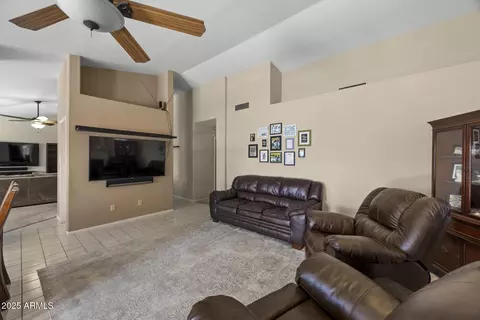 843 E Vera Ln, Tempe, AZ 85284 photo 4