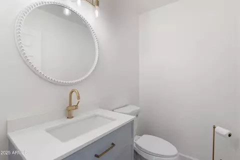 Bath - 2614 E Mountain View Rd, Phoenix, AZ 85028 photo 1 of 5