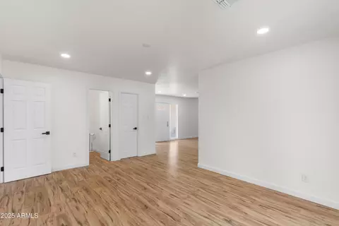 Living - 2614 E Mountain View Rd, Phoenix, AZ 85028 photo 6 of 6