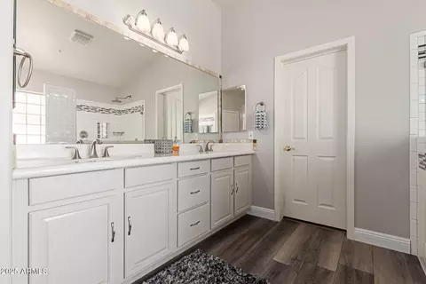 Bath - 3580 E Kesler Ln, Gilbert, AZ 85295 photo 1 of 5