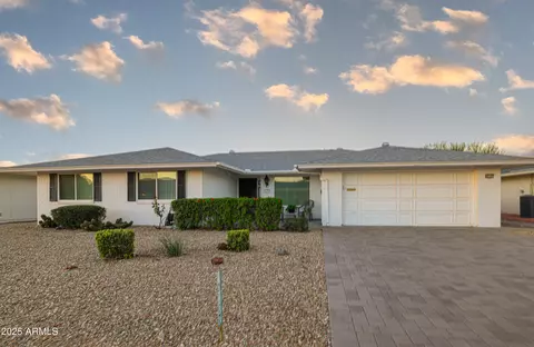 10107 W Oak Ridge Dr, Sun City, AZ 85351