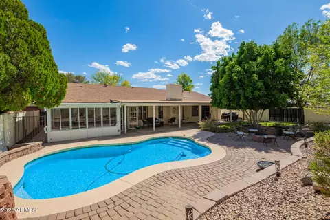 Exterior - 1002 E Topeka Dr, Phoenix, AZ 85024 photo 9 of 10
