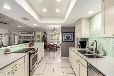 Kitchen - 1002 E Topeka Dr, Phoenix, AZ 85024 photo 2 of 5