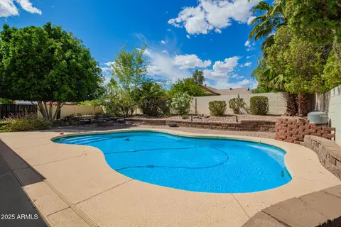 Exterior - 1002 E Topeka Dr, Phoenix, AZ 85024 photo 5 of 10