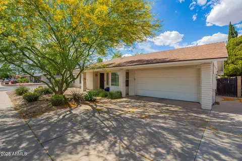 Exterior - 1002 E Topeka Dr, Phoenix, AZ 85024 photo 2 of 10
