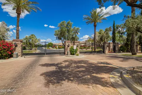View/Area - 7018 E Ingram St, Mesa, AZ 85207 photo 1 of 13