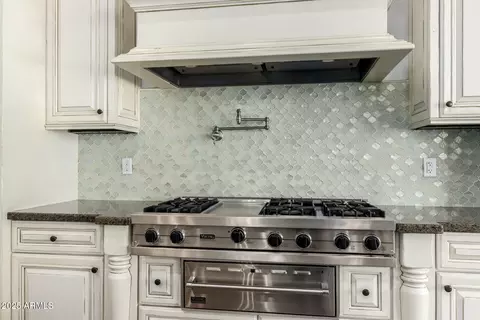 Kitchen - 7018 E Ingram St, Mesa, AZ 85207 photo 5 of 5