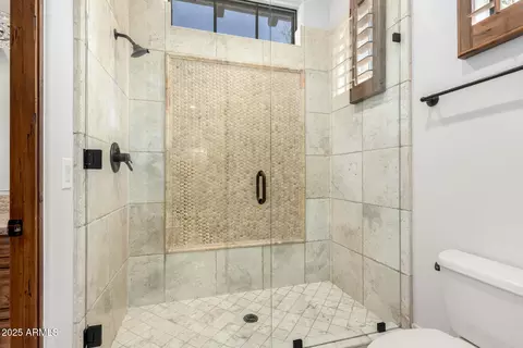 Bath - 7018 E Ingram St, Mesa, AZ 85207 photo 6 of 7