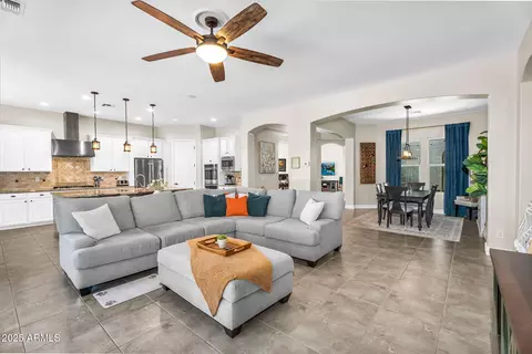 Living - 3872 E Jude Ln, Gilbert, AZ 85298 photo 6 of 6