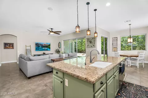 Kitchen - 3872 E Jude Ln, Gilbert, AZ 85298 photo 4 of 5
