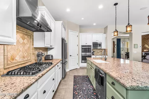 Kitchen - 3872 E Jude Ln, Gilbert, AZ 85298 photo 2 of 5