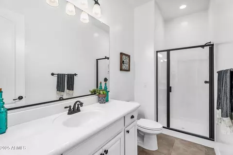 Bath - 3872 E Jude Ln, Gilbert, AZ 85298 photo 5 of 7