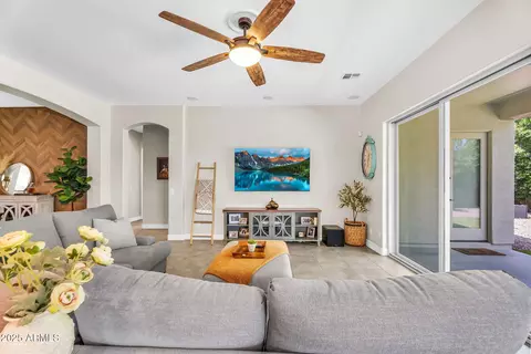 Living - 3872 E Jude Ln, Gilbert, AZ 85298 photo 1 of 6