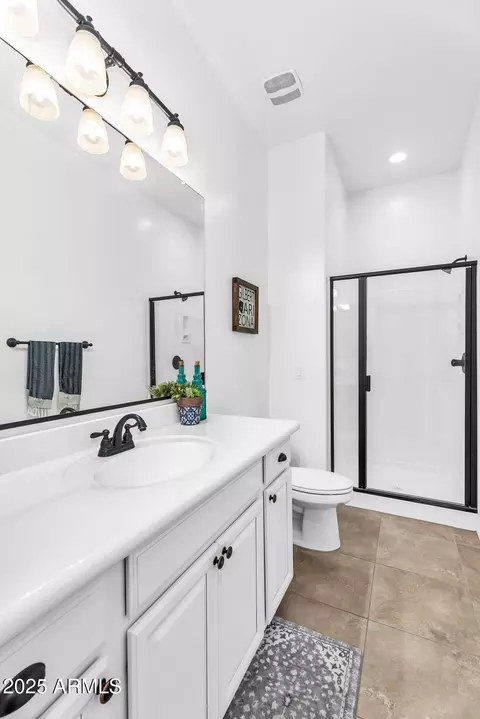 Bath - 3872 E Jude Ln, Gilbert, AZ 85298 photo 6 of 7