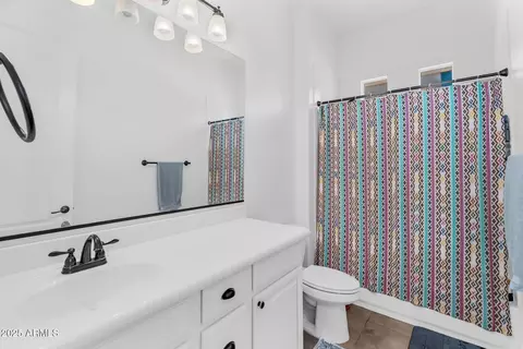 Bath - 3872 E Jude Ln, Gilbert, AZ 85298 photo 7 of 7