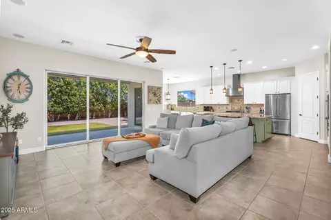 Living - 3872 E Jude Ln, Gilbert, AZ 85298 photo 2 of 6