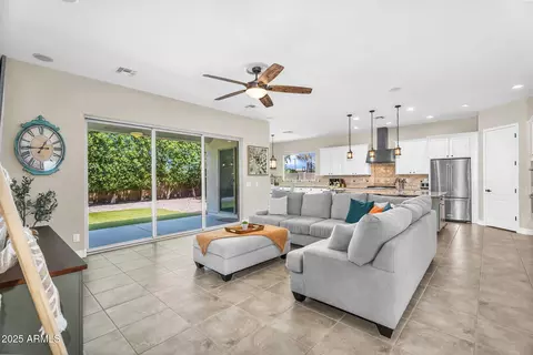 Living - 3872 E Jude Ln, Gilbert, AZ 85298 photo 4 of 6