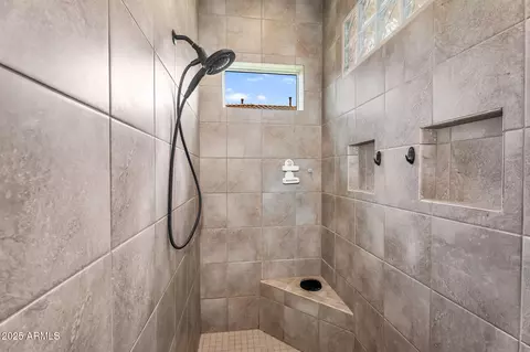 Bath - 3872 E Jude Ln, Gilbert, AZ 85298 photo 3 of 7