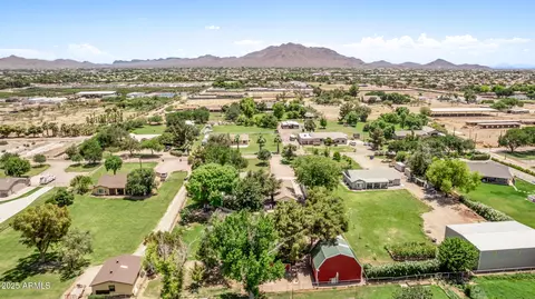 View/Area - 17730 E Brooks Farm Rd, Gilbert, AZ 85298 photo 9 of 12
