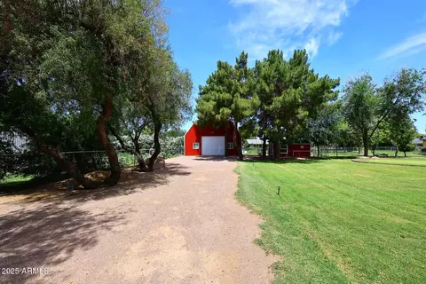 Exterior - 17730 E Brooks Farm Rd, Gilbert, AZ 85298 photo 18 of 23