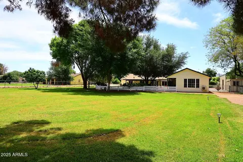 Exterior - 17730 E Brooks Farm Rd, Gilbert, AZ 85298 photo 16 of 23