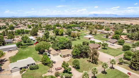 View/Area - 17730 E Brooks Farm Rd, Gilbert, AZ 85298 photo 6 of 12