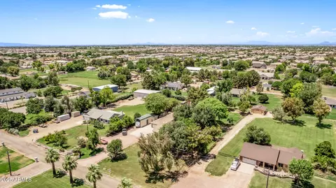 View/Area - 17730 E Brooks Farm Rd, Gilbert, AZ 85298 photo 7 of 12