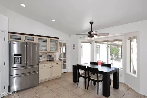 Kitchen - 17730 E Brooks Farm Rd, Gilbert, AZ 85298 photo 3 of 7
