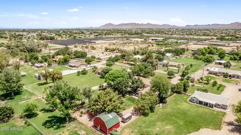 View/Area - 17730 E Brooks Farm Rd, Gilbert, AZ 85298 photo 8 of 12