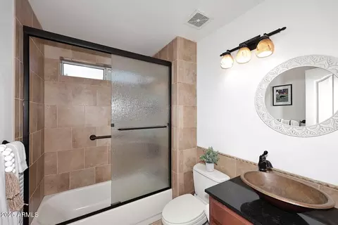 Bath - 17730 E Brooks Farm Rd, Gilbert, AZ 85298 photo 4 of 6