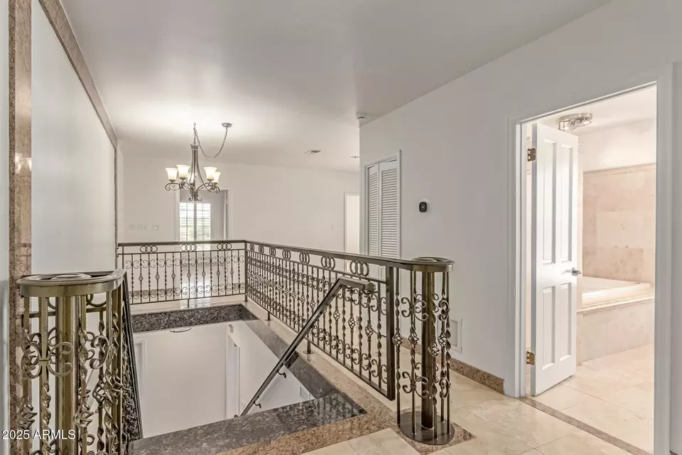 Entry Way - 6550 N 7th St, Phoenix, AZ 85014 photo 2 of 2