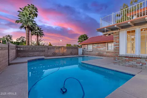Exterior - 6550 N 7th St, Phoenix, AZ 85014 photo 5 of 10